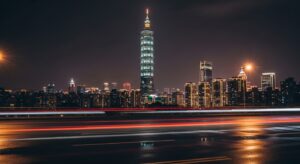 盲盒故事，夜晚台北的美麗街景