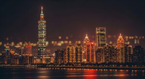 潮玩盒裝收藏指南的台北夜景
