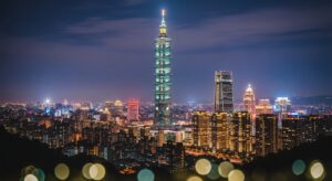 Crybaby Vacation Mode 盲盒設計師玩具的獨特風格