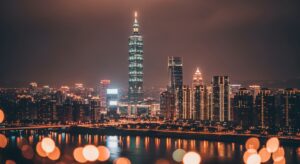 盲盒萬聖節限定，設計師玩具的收藏魅力