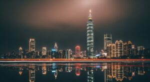 POP MART DIMOO 系列的夜景圖