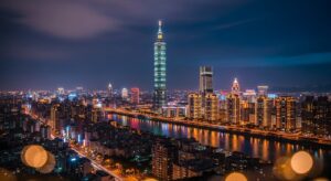在台北夜景下的 POP MART 盲盒收藏
