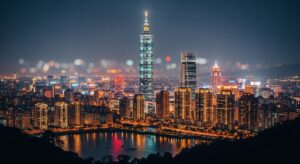 POP MART 咖啡廳夜景